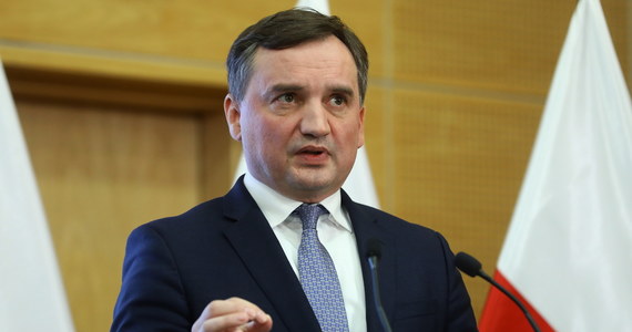 Prokurator Generalny Zbigniew Ziobro skierował wniosek do Trybunału Konstytucyjnego dotyczący przepisów, na podstawie których Trybunał Sprawiedliwości UE nałożył kary na Polskę ws. kopalni Turów i Izby Dyscyplinarnej SN - poinformowała Prokuratura Krajowa.