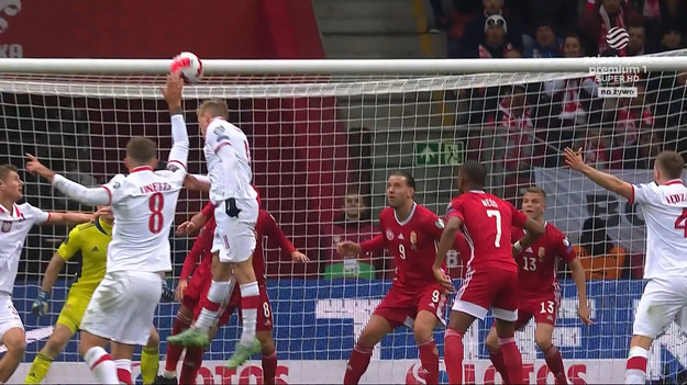 Karol Świderski strzelił wyrównującego gola na 1-1 w meczu Polska - Węgry. Zobacz trafienie Polaka.

SKŁADY:
Polska: Szczęsny (C) – Kędziora, Dawidowicz, Bednarek, Puchacz – Cash (46. Jóźwiak), Klich, Linetty (65. Frankowski), Moder (46. P. Zieliński) – K. Piątek (65. Milik), Świderski.
Rezerwowi: Grabara, Skorupski – Bereszyński, Frankowski, Gumny, Helik, Jóźwiak, Milik, Płacheta, Rybus, D. Szymański, P. Zieliński.

Węgry: Dibusz – Fiola, Lang, Attila Szalai – Négo, Á. Nagy, Schäfer, Z. Nagy – K. Varga (58. Gazdag), Schön – Szalai (C).
Rezerwowi: Bogdán, Szappanos – Botka, Gazdag, Hahn, Kecskés, Kiss, Spandler, Vécsei.