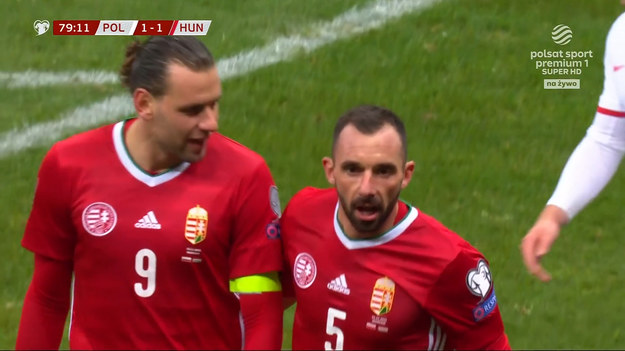 W 80. minucie Polska straciła bramkę na 1-2. Zobacz trafienie naszych rywali.

SKŁADY:
Polska: Szczęsny (C) – Kędziora, Dawidowicz, Bednarek, Puchacz (83. Płacheta) – Cash (46. Jóźwiak), Klich, Linetty (65. Frankowski), Moder (46. P. Zieliński) – K. Piątek (65. Milik), Świderski.
Rezerwowi: Grabara, Skorupski – Bereszyński, Frankowski, Gumny, Helik, Jóźwiak, Milik, Płacheta, Rybus, D. Szymański, P. Zieliński.

Węgry: Dibusz – Fiola, Lang, Attila Szalai – Négo, Á. Nagy, Schäfer, Z. Nagy – K. Varga (58. Gazdag), Schön (72. Kiss) – Szalai (C).
Rezerwowi: Bogdán, Szappanos – Botka, Gazdag, Hahn, Kecskés, Kiss, Spandler, Vécsei.