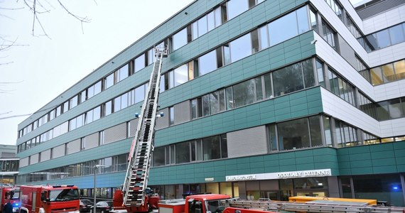 Pożar w Centrum Medycyny Nieinwazyjnej przy ul. Smoluchowskiego w Gdańsku. Ewakuowano ok. 50 osób. Trzy osoby są poszkodowane. 