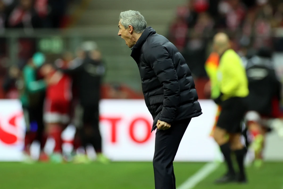 Dziesięć meczów od marca do listopada. Za nami wyjątkowe eliminacji do piłkarskiego mundialu. Wyjątkowe, bo przedzielone przełożonym o rok Euro2020. Paulo Sousa poszukiwał początkowo odpowiedniego ustawienia dla reprezentacji i odpowiednich wykonawców. W reprezentacji cały czas pojawiają się nowe nazwiska. Portugalski trener w eliminacjach skorzystał z usług aż 37 piłkarzy, a w ostatnim meczu zamiast żelaznego składu postawił na eksperyment.