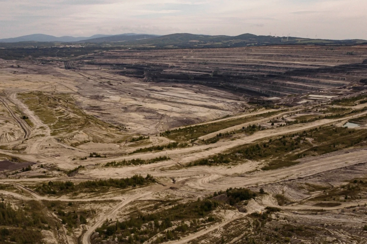 Rzeczniczka ministerstwa środowiska Czech Petra Roubiczkova poinformowała we wtorek, że kolejny przedstawiony przez Polskę projekt umowy ws. kopalni Turów nie został przyjęty, a propozycja ta powinna zostać przedyskutowana z partiami tworzącymi nowy rząd Czech.