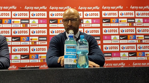Polska - Łotwa 5-0 (3-0)
Bramki: 1-0 Adrian Benedyczak (31., z karnego po faulu na nim), 2-0 Łukasz Bejger (45., z podania Skórasia), 3-0 Kacper Śpiewak (45+1, asysta Kozłowki), 4-0 Kozłowski (51., z podania Kamińskiego), 5-0 Śpiewak (63.)

Polska: Miszta - Gruszkowski (58. Żukowski), Bejger, Kiwior, Skóraś (71. Sitek) - Bogusz (58. Starzyński), Kozłowski, Poręba - Zalewski, Benedyczak (42. Śpiewak), Kamiński (72. Marchwiński).

Sędziował Robertas Valikonis z Litwy, Żółte kartki: Skóraś oraz Lotczikovs, Birka. Widzów: 2684



Czytaj więcej na https://sport.interia.pl/reprezentacja-polski/news-polska-rozgromila-kolejnego-rywala-w-eliminacjach,nId,5649139#utm_source=paste&utm_medium=paste&utm_campaign=chrome