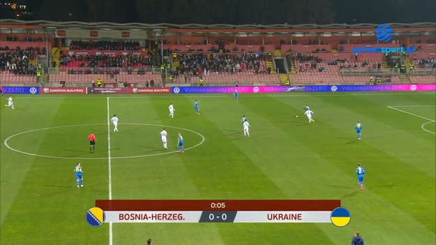 Bramki: 59. Zinčenko, 79. Dovbyk (Šaparenko)
Kartki:   66. Demirović (BSN), 90+3. Hadžikadunić (BSN) – 66. Zabarnyj (UKR)

 
Posiadanie piłki: 41 % : 59 %.
Strzały na bramkę: 3:4. Strzały niecelne: 2:8. Rzuty rożne: 4:3. Spalone: 2:1. Faule: 11:6.
Bośnia i Hercegowina: Vasilj – Ahmedhodžić, Hadžikadunić, A. Kovačević (C), M. Sušić – Prcić (64. Krunić), Hadžiahmetović (71. Nalić), Gojak (64. Cimirot) – Miroslav Stevanović, Demirović (80. Kodro), Menalo (71. Prevljak).
Rezerwowi: Šehić, Pirić – Ćivić, Jovičić, Saničanin, Krunić, Prevljak, Kodro, Cimirot, Ziljkić, Cipetić, Nalić.
Ukraina: Buščan – Zabarnyj, Stepanenko, Matvijenko – Tymčyk, Malinovskyj (81. Sydorčuk), Zinčenko, Sobol (64. Šaparenko) – Jarmolenko (C) (81. O. Karavajev), Cygankov (75. Dovbyk) – Jaremčuk (75. Zubkov).
Rezerwowi: Pjatow, Riznyk – Kačaraba, Krywcow, Sydorčuk, Šaparenko, Zubkov, Bujalskij, Dovbyk, Garmaš, Kowałenko, O. Karavajev.
Sędziowie: Lahoz – Devís, del Palomar (ESP)