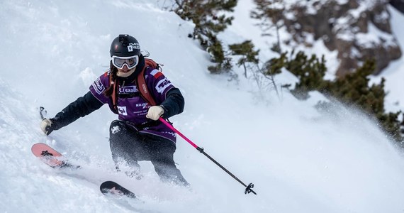 Zuzanna Witych to jedna z najlepszych polskich narciarek. Zawodniczka rywalizuje w prestiżowym cyklu Freeride World Tour. To najważniejsze zawody w trudnej i wymagającej dyscyplinie sportu jaką jest freeride. Jak trafić z Łodzi na ośnieżone alpejskie szczyty? Zuza Witych opowiedziała nam, jak wygląda jej sportowe życie i jakie są głównie trudności związane z rywalizacją we Freeride World Tour.