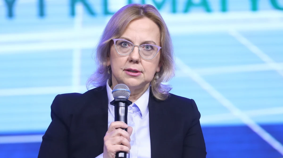 Planowany dodatek energetyczny dla odbiorców wrażliwych energii obejmie grono nieco szersze, niż wcześniej planowano - poinformowała minister klimatu Anna Moskwa. Jak zapewniła, szczegóły mają się pojawić w ciągu kilku dni. 