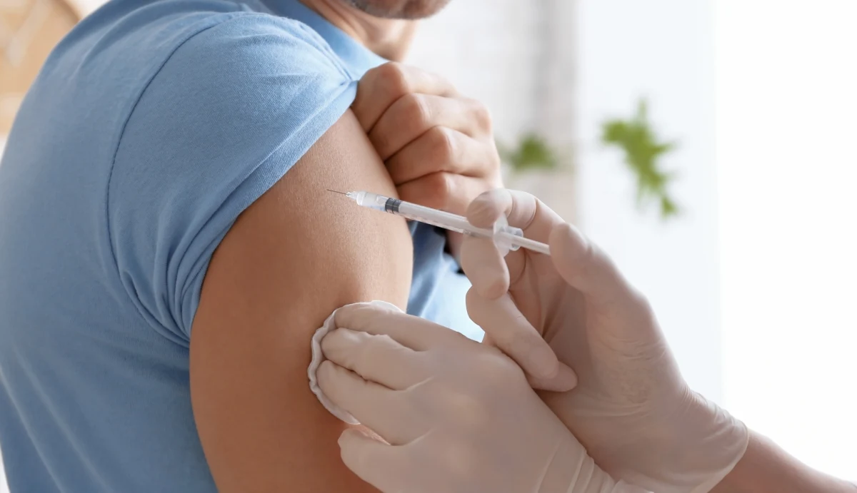 Pracodawca sprawdzi, czy jesteś zaszczepiony, a pracownikom ochrony zdrowia będzie mógł nakazać zaszczepienie się. To założenia projektu ustawy grupy posłów PiS. 