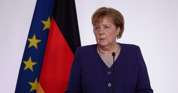 Szef Rady Europejskiej Charles Michel został uprzedzony przez gabinet kanclerz Niemiec Angeli Merkel o tym, że będzie ona rozmawiać z białoruskim prezydentem Alaksandrem Łukaszenką – ustaliła brukselska korespondentka RMF FM Katarzyna Szymańska-Borginon. Również Polska była o tym informowana. Ponadto kanclerz Niemiec Angela Merkel zadzwoniła do premiera Mateusza Morawieckiego po rozmowie i wyraziła pełną solidarność strony niemieckiej z Polską. "Sprawa jest jednak bardzo delikatna" – przyznają dyplomaci w Brukseli. 