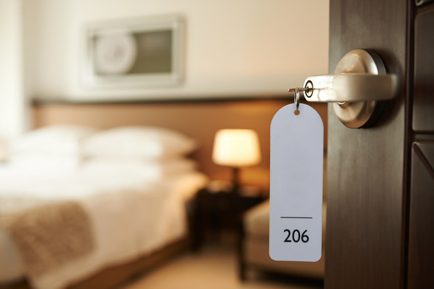 Pandemia wpływa na hotele. Mniej rezerwacji na grudzień i styczeń