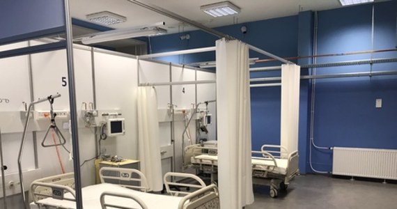 Z powodu rosnącej liczby pacjentów z Covid-19 - po kilkumiesięcznej przerwie - otwarto szpital tymczasowy przy ulicy Rakietowej we Wrocławiu. Dziś przyjęci zostaną tam pierwsi pacjenci zakażeni koronawirusem. 