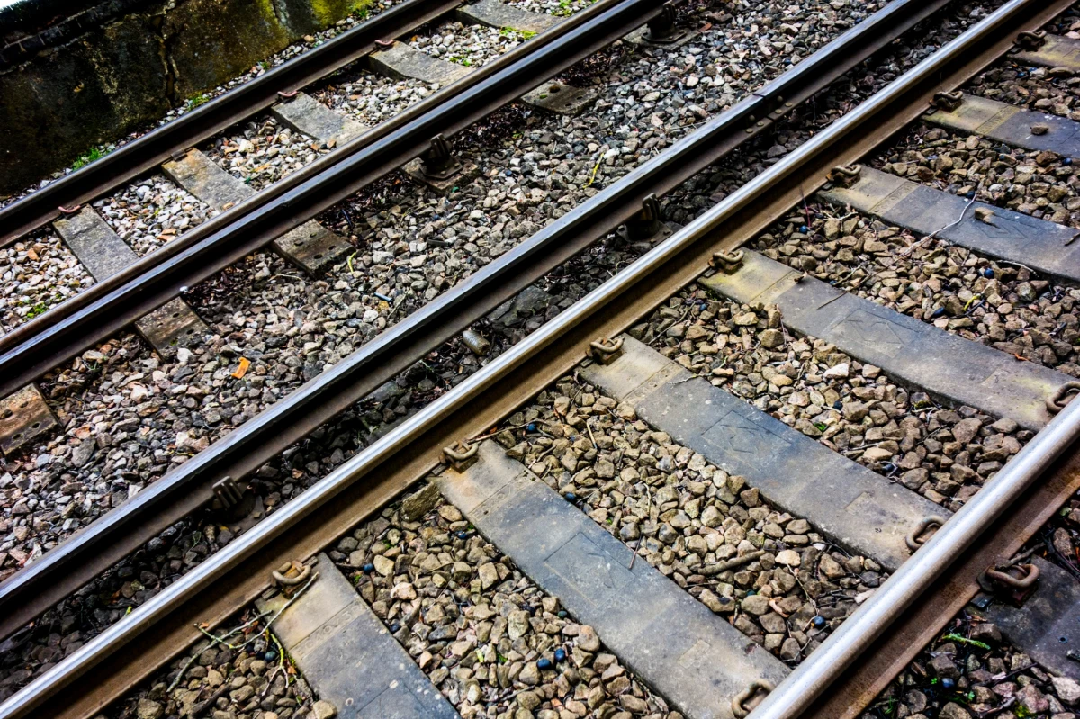 Polska stawia białoruskim władzom ultimatum - jeśli sytuacja przy granicy się nie uspokoi, zamknięte może zostać przejście kolejowe w Kuźnicy. Taki list szefa polskich pograniczników Tomasza Pragi trafił do przewodniczącego Państwowego Komitetu Granicznego Republiki Białorusi Anatolija Lappo. 