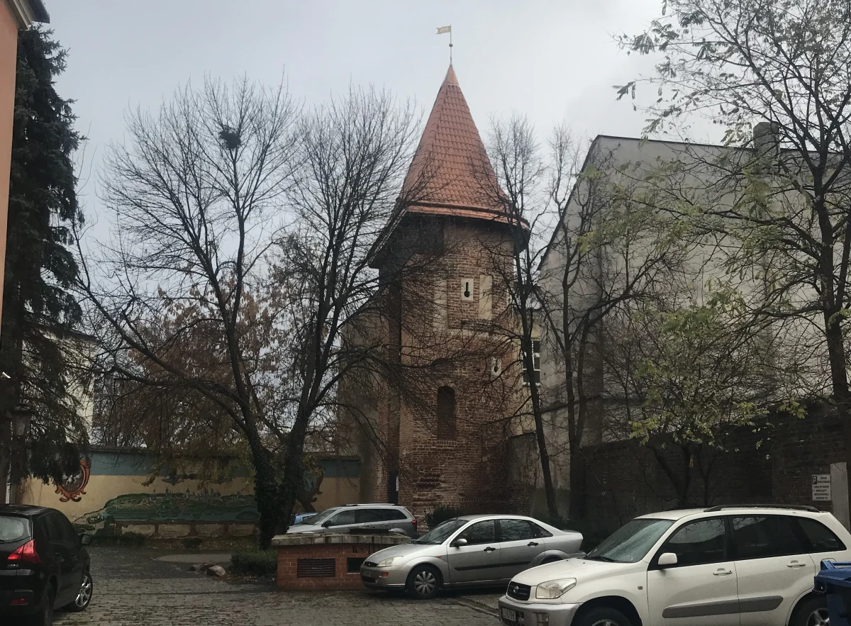 Baszta Gotycka - jeden z najstarszych zabytków Lublina –– jest już po gruntownej renowacji. Półokrągła budowla została całkowicie odremontowana i pokryta nowym zadaszeniem. Koszt prac to 850 tysięcy złotych.