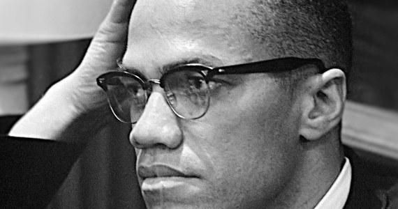 Ponad pół wieku po zabójstwie czarnoskórego obrońcy praw obywatelskich Malcolma X, dwóch mężczyzn, skazanych przez amerykański sąd za jego zabójstwo, zostało wczoraj uniewinnionych. "Jest to sprawa, która woła o fundamentalną sprawiedliwość" - powiedziała sędzia Ellen Biben.