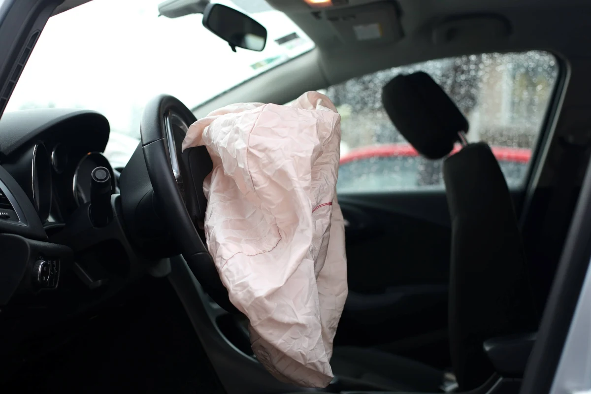 Trzy osoby zginęły dziś na drogach w Śląskiem. Do tragicznych wypadków doszło w Gliwicach, Żarnowcu oraz Świętochłowicach. W całym regionie było też już ponad 150 kolizji i stłuczek.