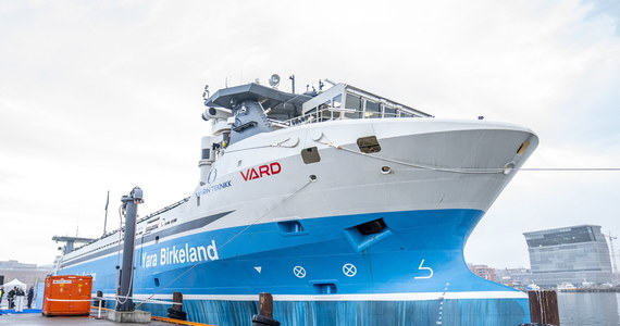 Norweski koncern chemiczny i producent nawozów Yara zaprezentował mediom pierwszy na świecie elektryczny, autonomiczny statek handlowy. "Yara Birkeland" ma 80 metrów długości i będzie pływać na odcinku około 14 km z portu Porsgrunn do Brevik na południu Norwegii - relacjonowała Agencja Reutera. 