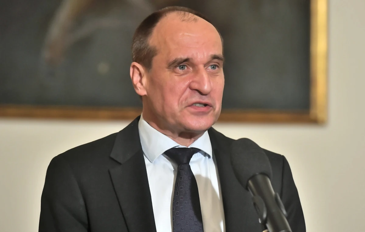 Już o tym poinformowałem Prawo i Sprawiedliwość, że na pewno nie zagłosuję za ustawą, która przewiduje, że pracodawca może sprawdzić, czy ktoś był zaszczepiony czy nie - powiedział PAP lider Kukiz'15 Paweł Kukiz. 