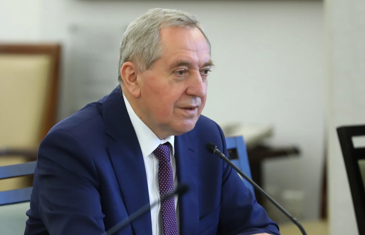 Duszenie inflacji poprzez wzrost stóp procentowych mogłoby doprowadzić do spowolnienia tempa wzrostu gospodarczego - powiedział na antenie TVN24 wicepremier i minister rolnictwa Henryk Kowalczyk. 