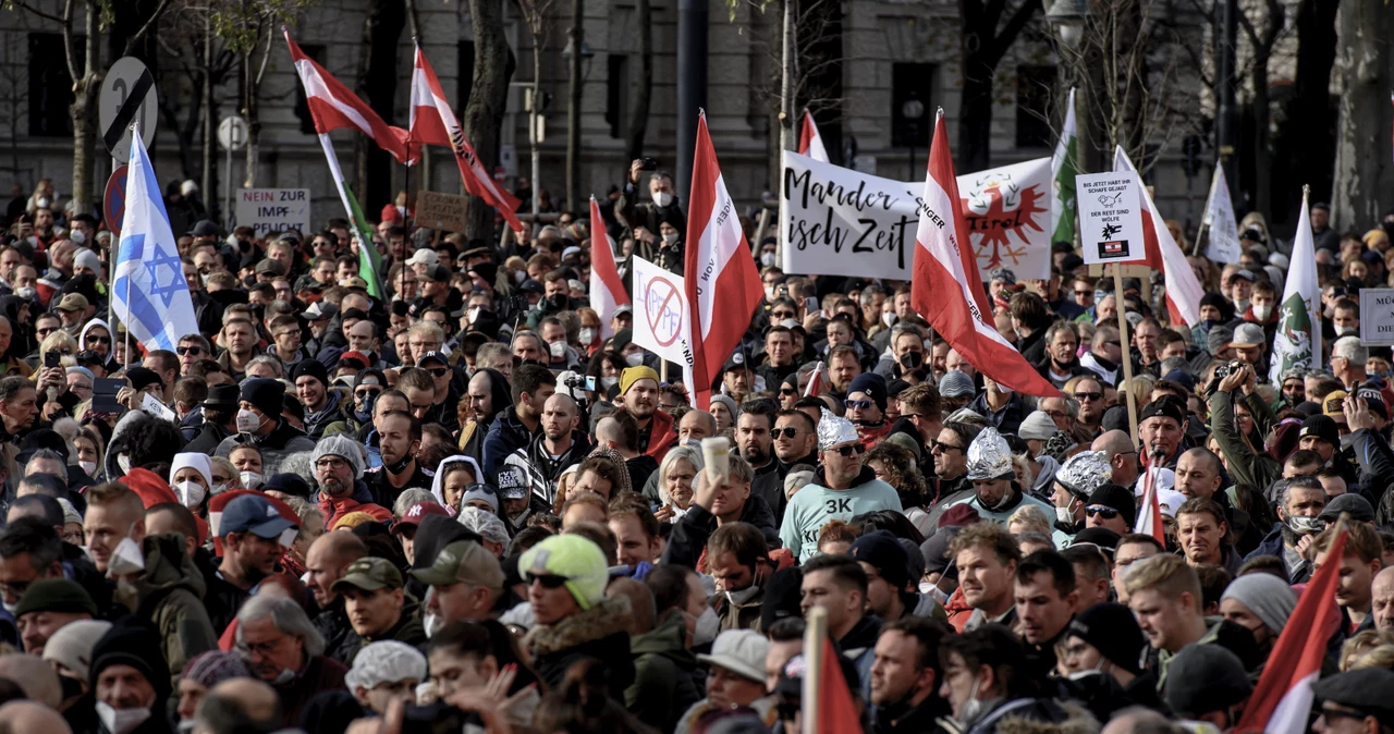 Protest przeciwko obostrzeniom w Wiedniu