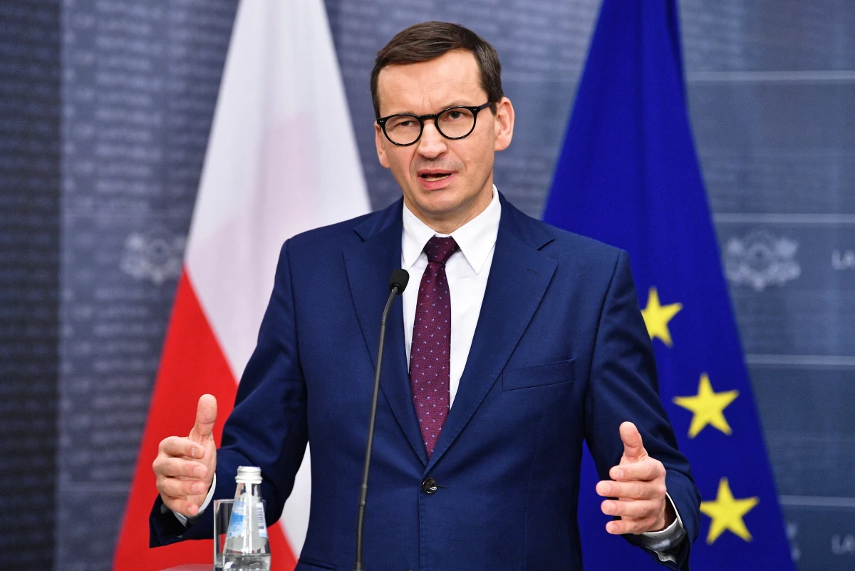 ​Stanowczy opór Polski i krajów bałtyckich doprowadził do wyhamowania działań białoruskiego reżimu; chcemy kontynuować tę naszą solidarność na wschodniej flance NATO - powiedział w Rydze premier Mateusz Morawiecki.