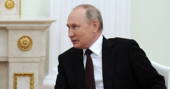 ​Prezydent Rosji Władimir Putin poinformował, że otrzymał trzecią dawkę szczepionki przeciw Covid-19. Tym razem Putin otrzymał tzw. Sputnik Light.