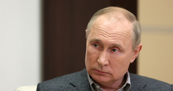 Władimir Putin zgłasza się na ochotnika do testowania nowej szczepionki przeciwko koronawirusowi. Rosyjski prezydent miałby być jednym z pierwszych ochotników, którzy przyjmują preparat. 