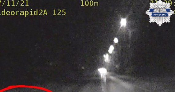 171 km/h w obszarze zabudowanym miał na liczniku zatrzymany w Piasecznie kierowca infinity. Wartość ta zaskoczyła nawet samych funkcjonariuszy. Kierowca otrzymał mandat w wysokości 500 zł oraz 10 punktów karnych.