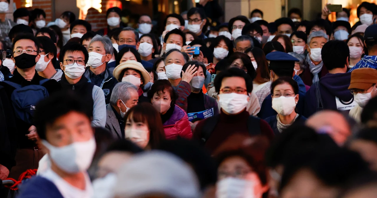 Wariant Delta koronawirusa sam doprowadził się w Japonii do "naturalnego wyginięcia"