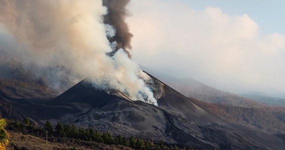 Rozpoczęta 19 września erupcja wulkanu Cumbre Vieja doprowadziła do zasypania popiołami innego wulkanu kanaryjskiej La Palmy - San Juana. Ostatni raz do jego erupcji doszło w 1949 r.