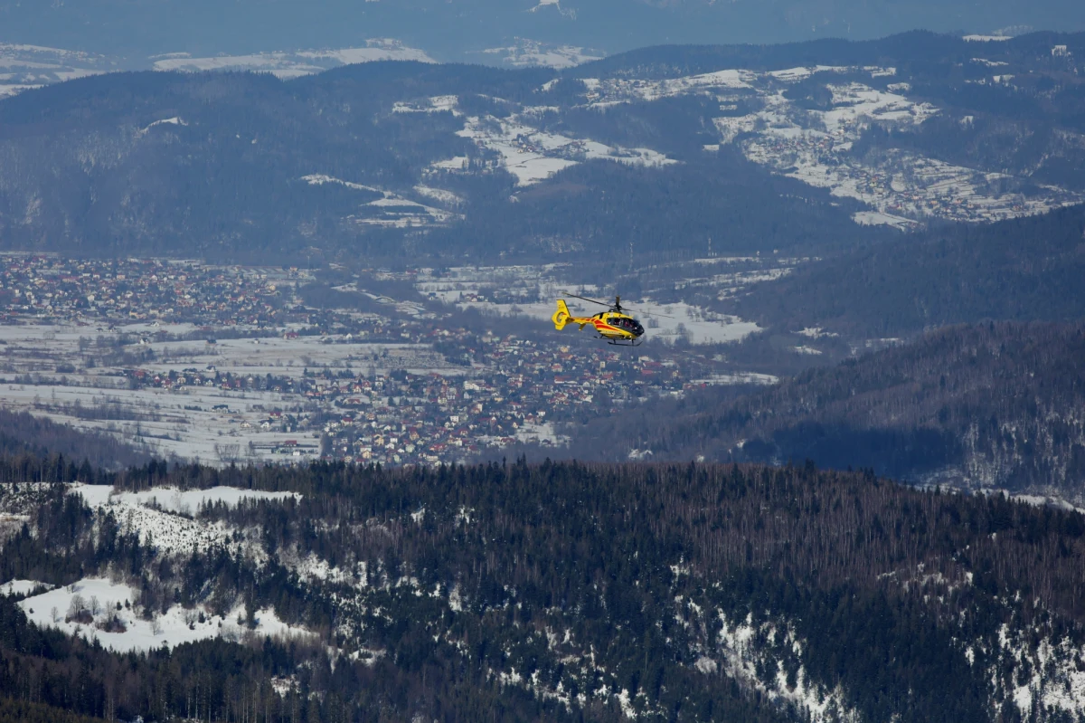 Kolejna akcja ratunkowa w Beskidach. Zasłabła tam 43-letnia turystka. Na pomoc wezwano ratowników GOPR-u.