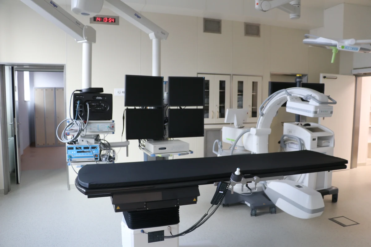 Od przyszłego tygodnia osoby z uszkodzonym sercem, ale też z chorą wątrobą i chorobami współistniejącymi, trafiać będą do nowoczesnego Interdyscyplinarnego Centrum Leczenia Zaawansowanej Niewydolności Narządowej w szpitalu Jana Pawła II w Krakowie. 