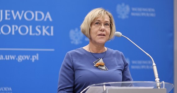 Barbara Nowak - Małopolski Kurator Oświaty - w oficjalnym stanowisku odradziła organizowanie przez szkoły wyjść z uczniami na "Dziady" w reżyserii Mai Kleczewskiej wystawiane w krakowskim Teatrze im. Juliusza Słowackiego. "Ten spektakl zawiera i promuje treści, które pozostają w jawnej sprzeczności z celami wychowania młodych Polaków określonych w preambule Prawa Oświatowego" - napisała Nowak. Na jej słowa odpowiedziała dyrekcja i zespół teatru. "W naszym mniemaniu powstał spektakl mądry, odważny, we wnikliwy sposób dialogujący zarówno z tekstem Mickiewicza, jak i z otaczającą nas rzeczywistością. Spektakl, z którego jesteśmy dumni" - czytamy w oświadczeniu. 