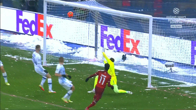  Liga Mistrzów UEFA • Grupa E

Bayern Monachium pokonał w gościnie Dynamo Kijów 2-1 i zapewnił sobie pierwsze miejsce w grupie E. Wynik spotkania fantastycznym strzałem z przewrotki otworzył Robert Lewandowski. Tomasz Kędziora w ekipie pokonanych spędził na murawie 77 minut.

W załączonym materiale wideo bramka z 42. minuty meczu  Coman (Tolisso)
