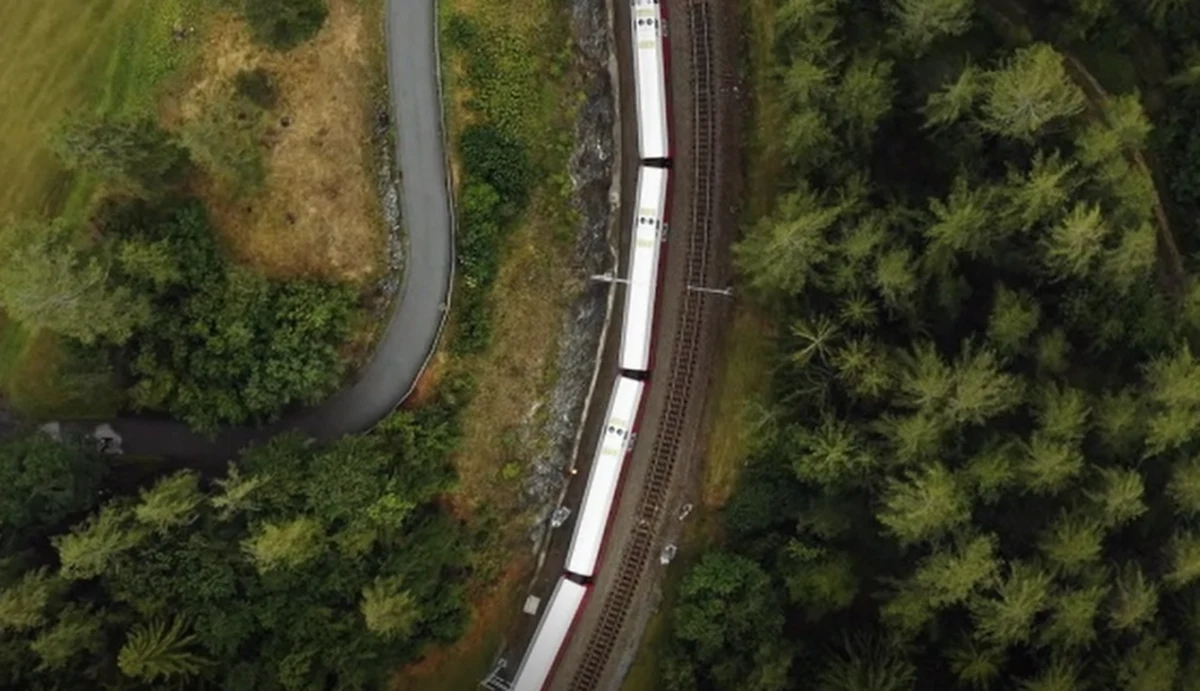 Z Łodzi do Warszawy w 45 minut, a do Wrocławia i Poznania w godzinę i 10 minut. Tak będą wyglądały podróże po wybudowaniu 4-kilometrowego tunelu pod Łodzią. Przebicie jest częścią projektu Kolei Dużych Prędkości i Centralnego Portu Komunikacyjnego. 