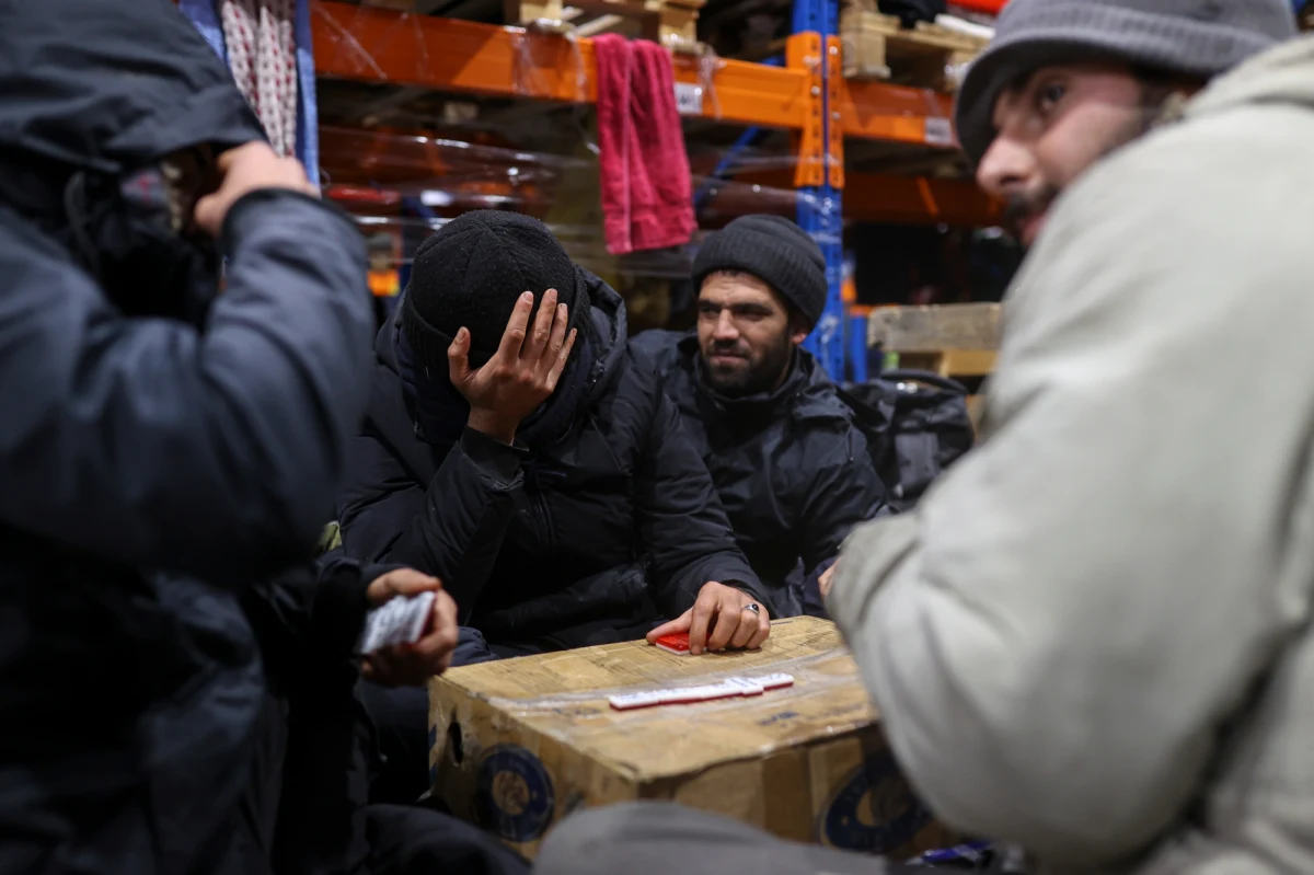 Eksperci ds. pomocy humanitarnej odwiedzili tymczasowe obozowisko migrantów na Białorusi. Rozmawiali z przedstawicielami białoruskiego MSZ-u o pomocy humanitarnej, której Unia Europejska może udzielić w organizowaniu powrotów migrantów – przekazał naszej dziennikarce urzędnik Komisji Europejskiej.