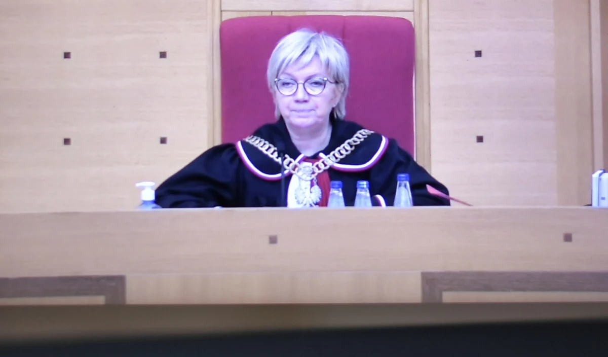 Przepis Europejskiej Konwencji Praw Człowieka w zakresie, w jakim przyznaje ETPC kompetencje do oceny legalności wyboru sędziów Trybunału Konstytucyjnego jest niezgodny z konstytucją - orzekł TK.