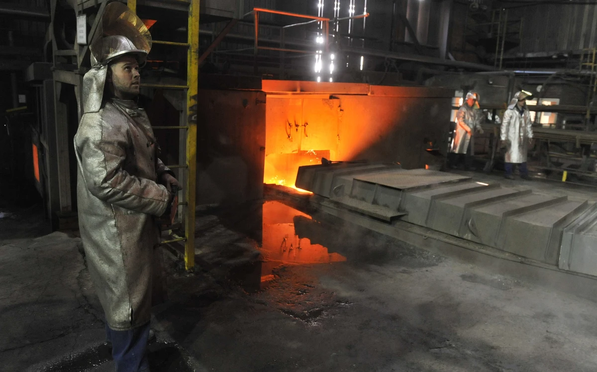 Polskie służby środowiskowe sprawdzą, jaki wpływ na polską stronę miał wyciek gazu w hucie w czeskim Trzyńcu - przekazała w środę w rozmowie z PAP minister klimatu i środowiska Anna Moskwa. Huta znajduje się w odległości 4 km od granicy z Polską.