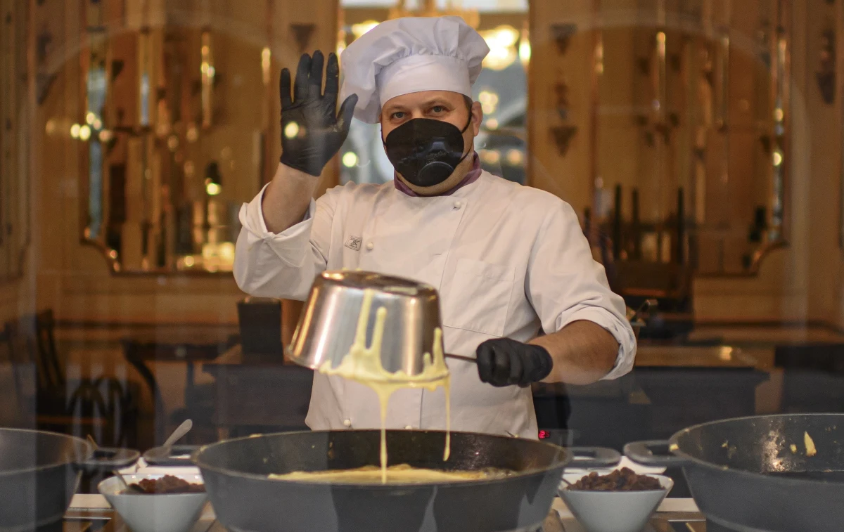 ​W Austrii liczba zakażeń koronawirusem ponownie znacząco rośnie. Jak podało ministerstwo zdrowia, w środę wykryto 15 365 nowych infekcji Covid-19 i jest to druga najwyższa liczba od początku pandemii, przyspiesza jednak kampania szczepień.