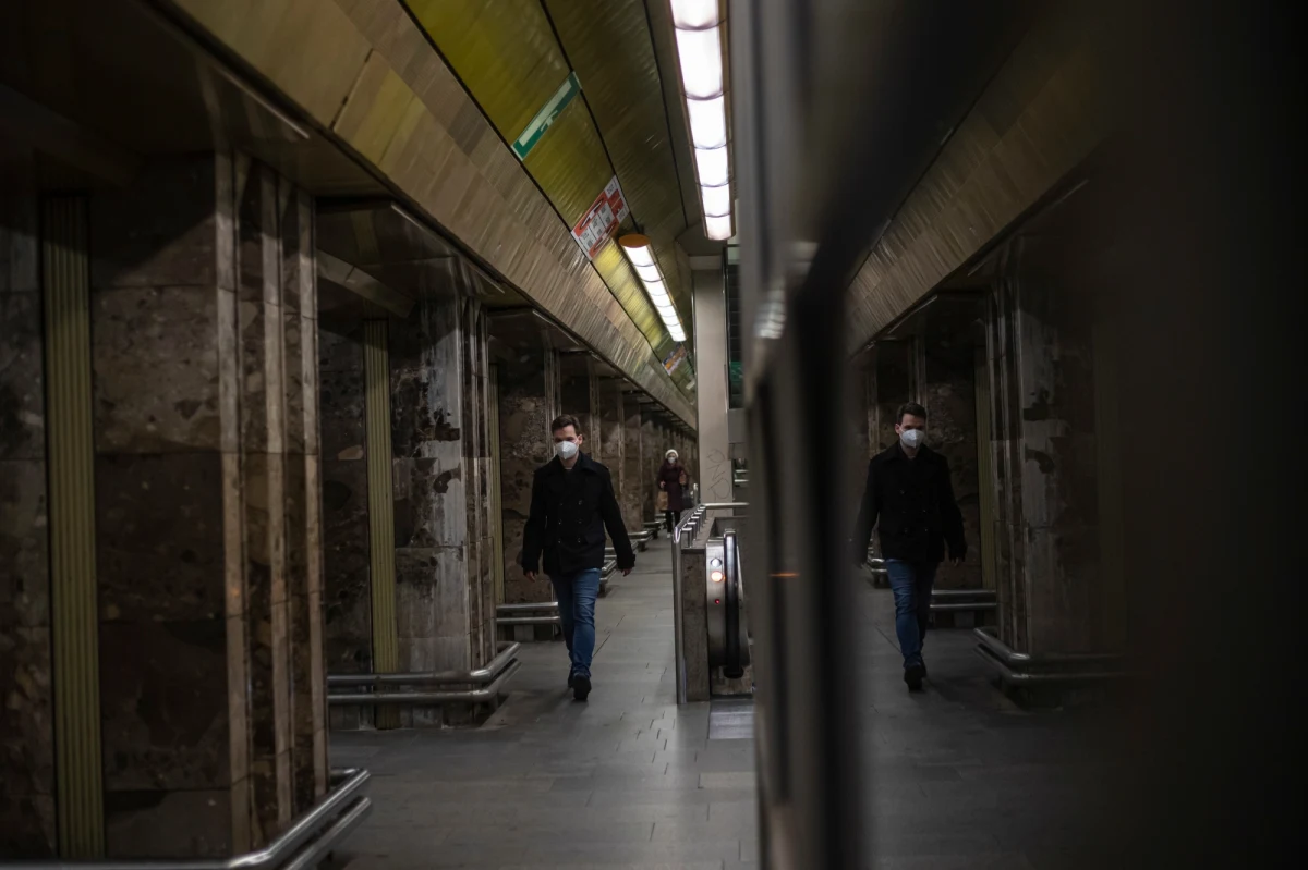 Minister zdrowia Izraela Nitzan Horowitz powiedział, że Izraelczycy mogą potrzebować czwartej dawki szczepionki na Covid-19, jeśli liczba przypadków infekcji ponownie zacznie rosnąć w ramach piątej fali pandemii - poinformował w czwartek dziennik The Times of Israel.