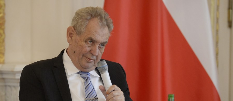 Prezydent Czech Milosz Zeman został w wypisany z Centralnego Szpitala Wojskowego w Pradze na własną prośbę - poinformowała rzeczniczka placówki Jitka Zinke. Teraz Zemanem zaopiekuje się na Zamku w Lanach pod Pragą zespół medyczny z prywatnej firmy.