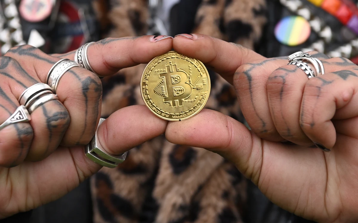 ​Salwador zamierza wybudować pierwsze na świecie miasto kryptowalut. "Bitcoin City" ma być zasilane z energii geotermalnej z pobliskiego wulkanu, a mieszkańcy będą zwolnieni z płacenia wszystkich podatków poza VAT-em.