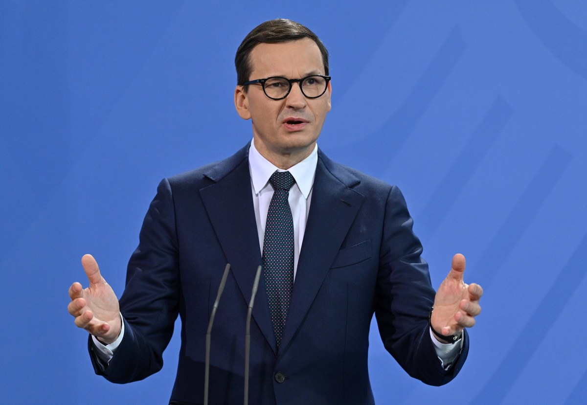Europie grozi wiele kryzysów. Białoruś, kryzys energetyczny, manipulacje gazowe, post-COVID, kampanie fake newsowe. Dlatego naszym najwyższym priorytetem musi być jedność - napisał w nocy na Twitterze premier Mateusz Morawiecki. Namawia do jedności. 