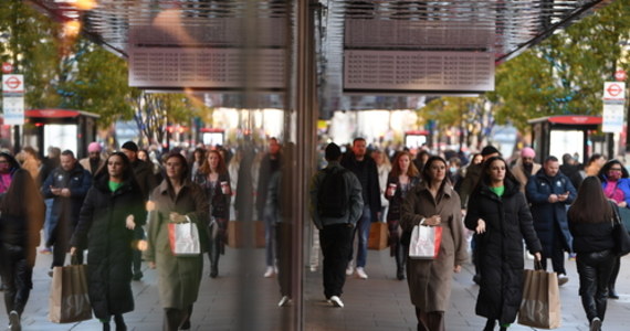 Zakupowa gorączka podczas Black Friday to okres wzmożonej aktywności oszustów - ostrzega Komisja Nadzoru Finansowego. KNF opublikował serię rad dla konsumentów, co zrobić, czy nie dać się oszukać. 