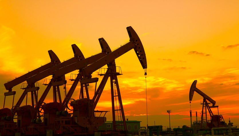 Estados Unidos acusa a la OPEP+.  La menor producción conduce a precios más altos del petróleo, y esto está a favor de Moscú