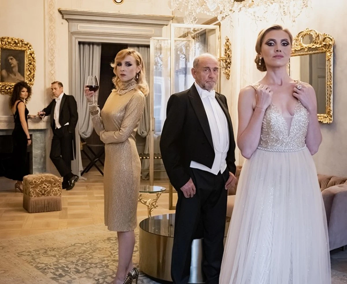 Minister edukacji Przemysław Czarnek "Dziadów" w Teatrze Słowackiego w Krakowie nie widział. Ale nie przeszkadza mu to w ocenie, że "zamiast "Dziadów" powstaje dziadostwo". Te słowa padły na Kongresie Edukacji Klasycznej. Na jakiej podstawie minister dezawuuje pracę doskonałego zespołu aktorskiego krakowskiego teatru i reżyserki Mai Kleczewskiej? Na podstawie wypowiedzi małopolskiej kurator oświaty. Barbara Nowak mówi, że "ten spektakl zawiera i promuje treści, które pozostają w jawnej sprzeczności z celami wychowania młodych Polaków określonych w preambule Prawa Oświatowego". Ale unika odpowiedzi na pytanie, czy spektakl widziała.