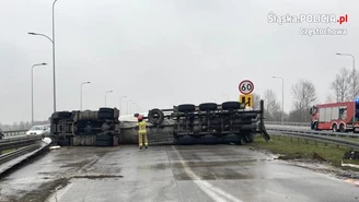 Mykanów: Przewrócona cysterna zablokowała autostradę na sześć godzin. Kierowca był pijany