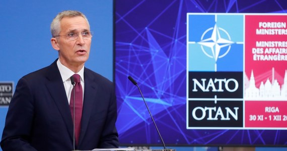 Sekretarz generalny NATO Jens Stoltenberg ostrzegł w piątek Rosję, że wszelkie próby inwazji na Ukrainę pociągną za sobą konsekwencje - przekazała w piątek agencja Associated Press.
