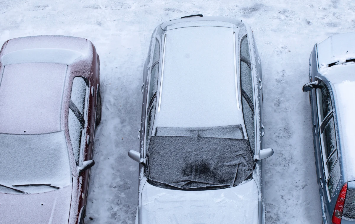 W sobotę opady śniegu albo śniegu z deszczem utrzymywać się będą do południa w północno-wschodniej części Polski. Potem powinny zanikać – powiedział synoptyk IMGW Szymon Ogórek.