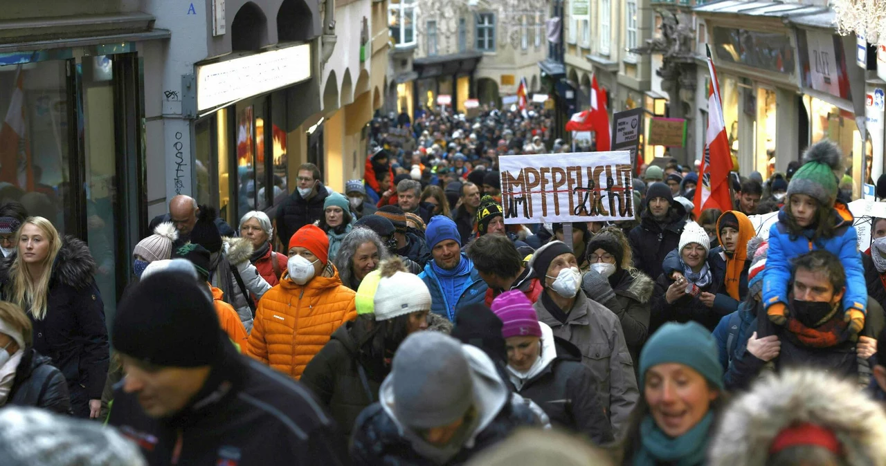 Protest przeciwko lockdownowi w Austrii