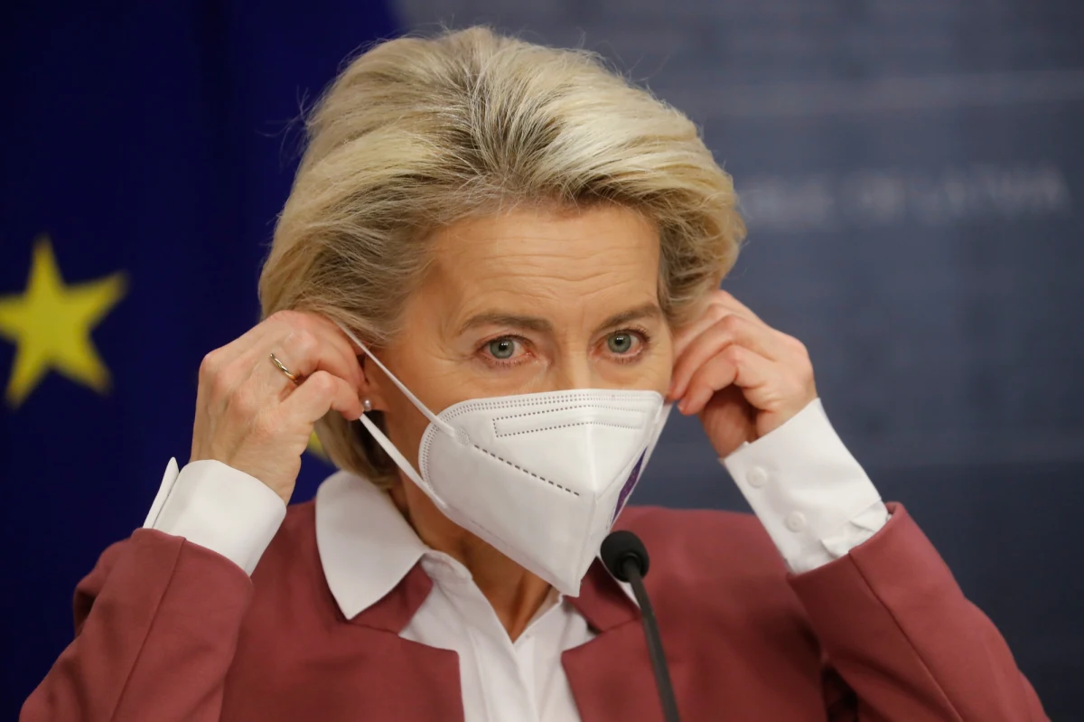 Przewodnicząca Komisji Europejskiej Ursula von der Leyen powiedziała, że Unia Europejska potrzebuje więcej czasu na pełną ocenę ryzyka związanego z pojawieniem się nowego wariantu koronawirusa Omikron i lepsze przygotowanie się do nowej sytuacji. "Wiemy, że to wyścig z czasem, naukowcy i producenci potrzebują dwóch-trzech tygodni, by lepiej zrozumieć nowy wariant" - podkreśliła podczas konferencji prasowej na Łotwie.