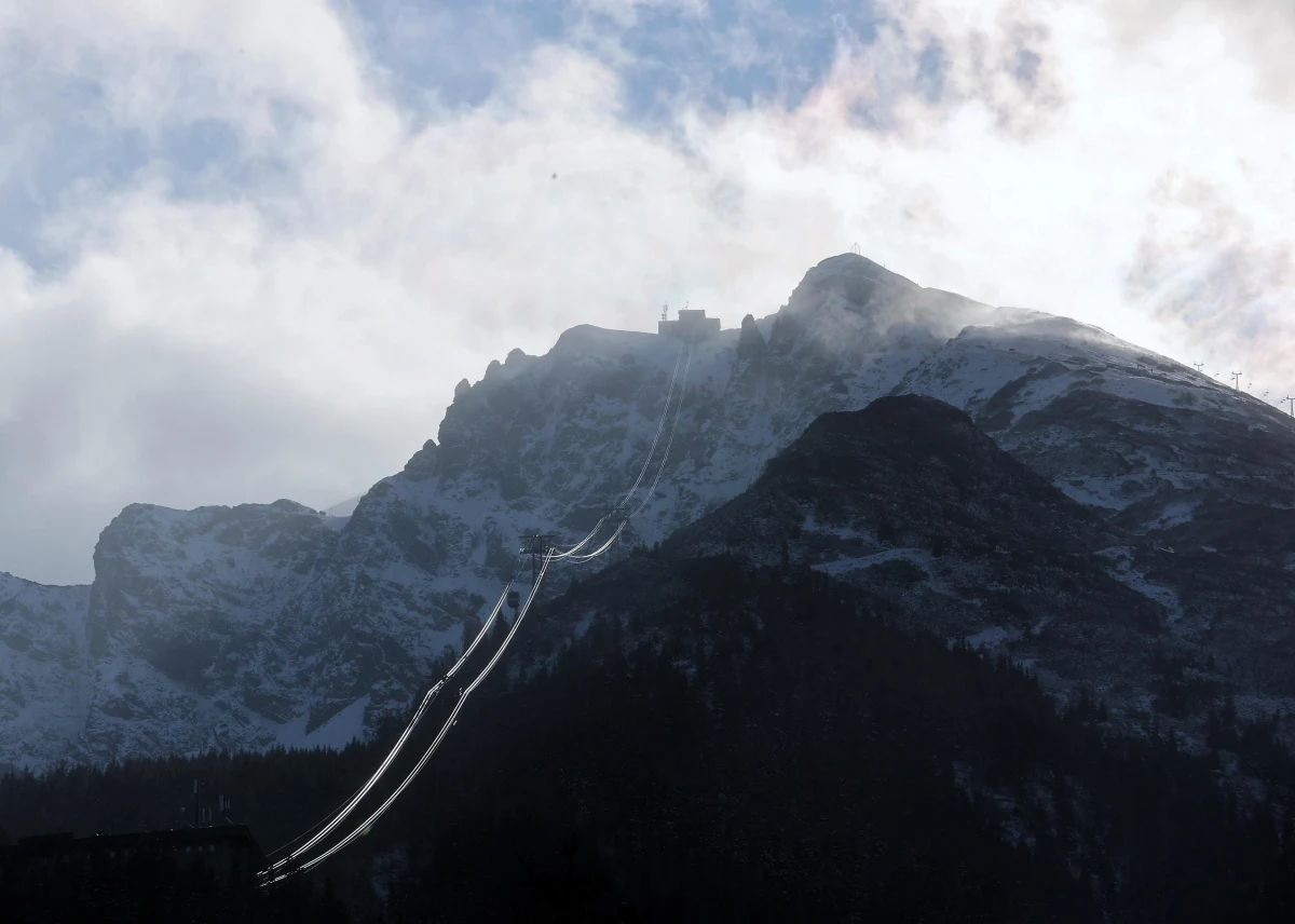 W Tatrach obowiązuje pierwszy, najniższy stopień zagrożenia lawinowego – ogłosili po raz pierwszy w tym sezonie ratownicy TOPR.